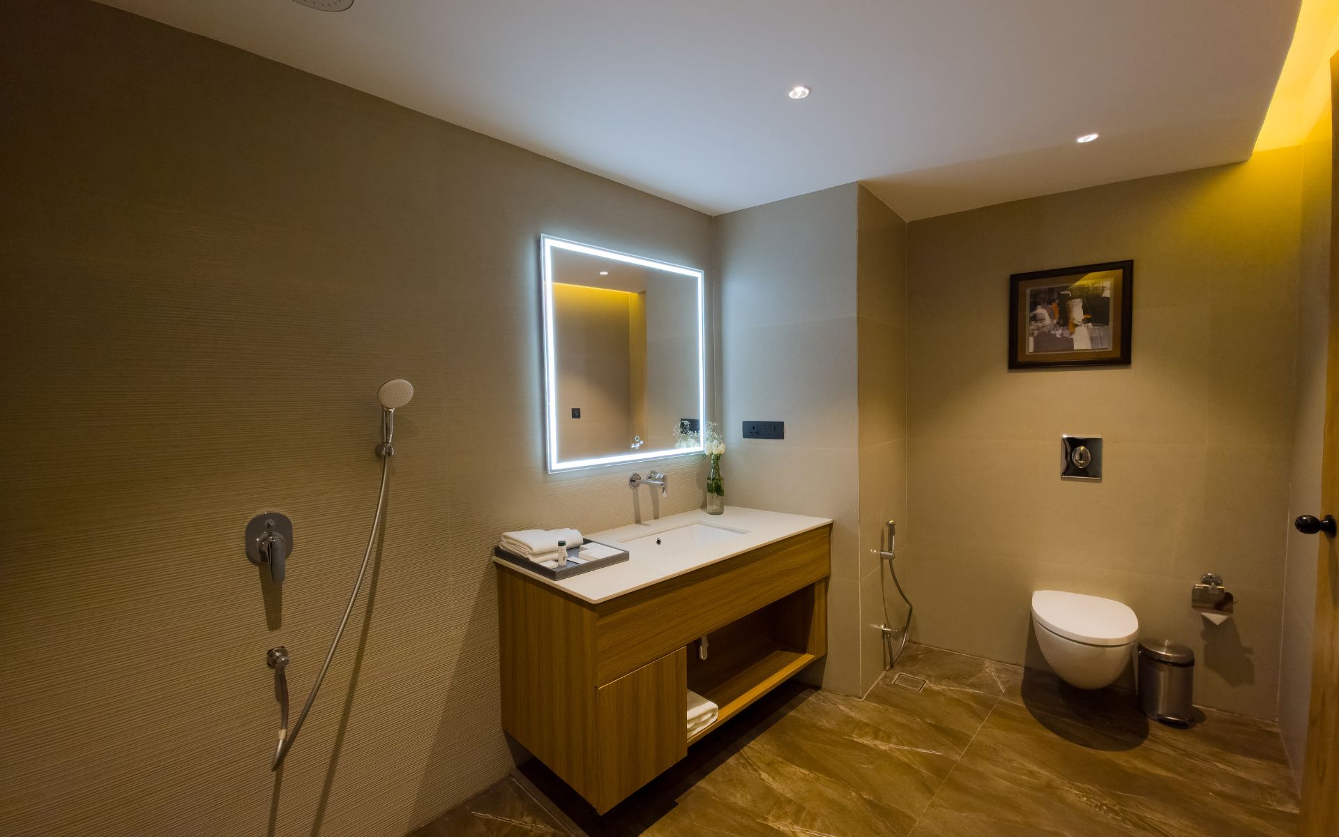 Premium Family Room - 2 gallery image