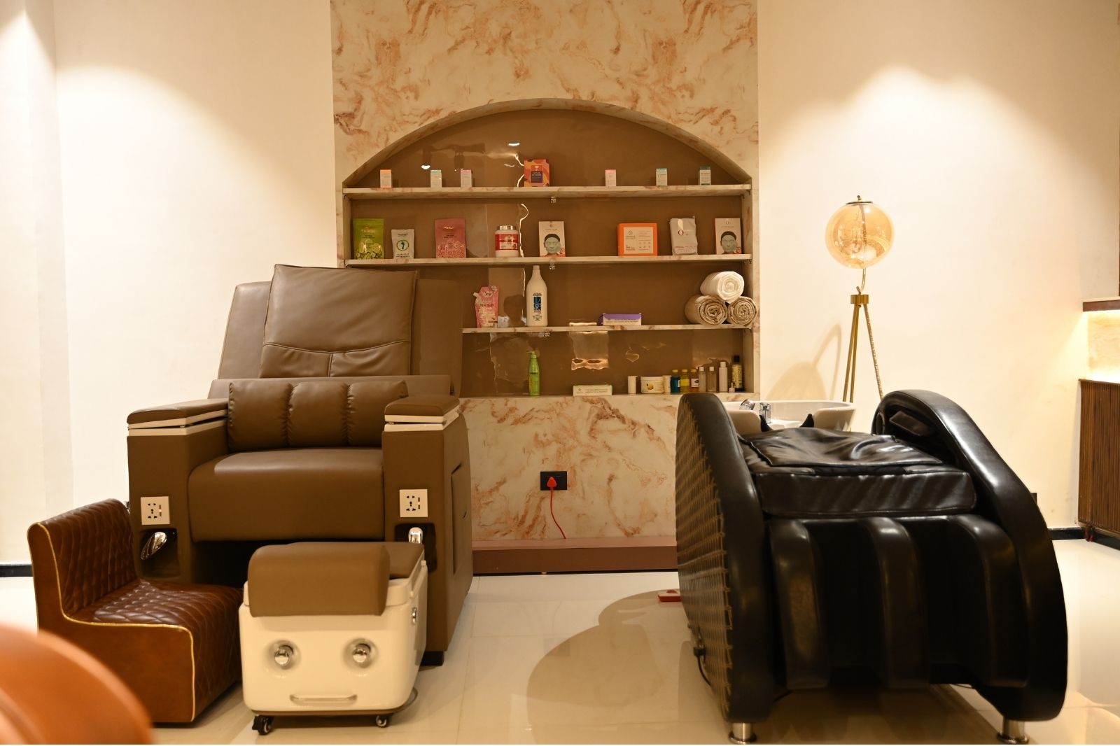 Salon gallery image